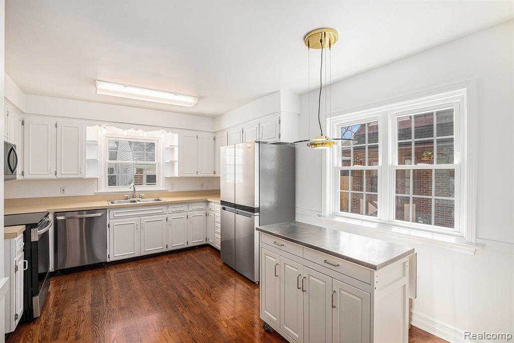 913 BEARD Street, Flint, MI 48503 — Photo 8