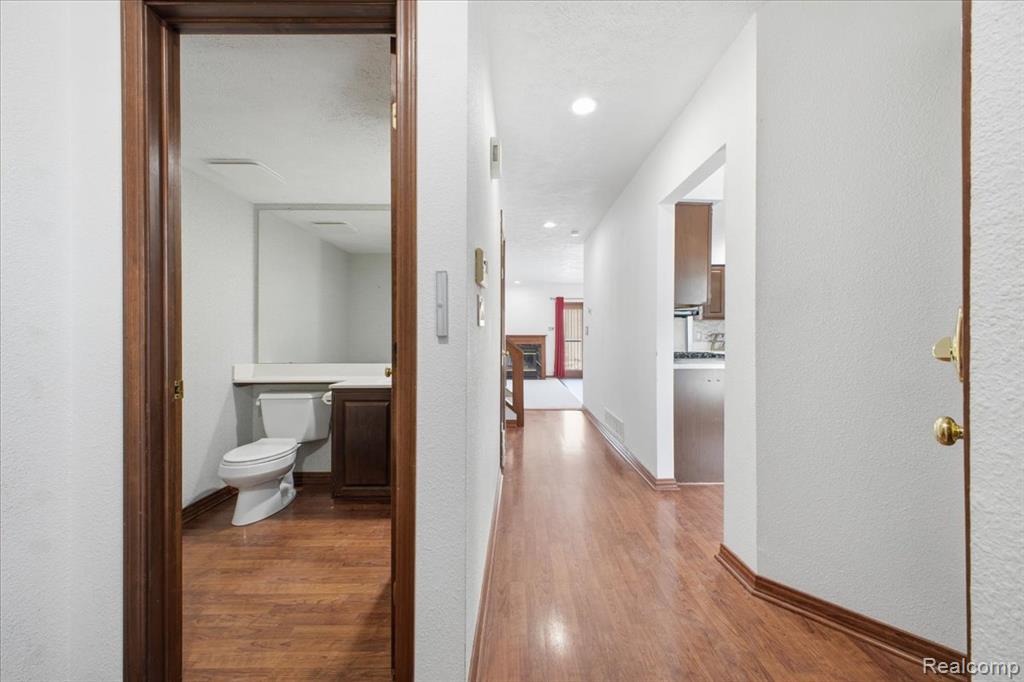 3338 Breckland Court, Ann Arbor, MI 48108 — Photo 12