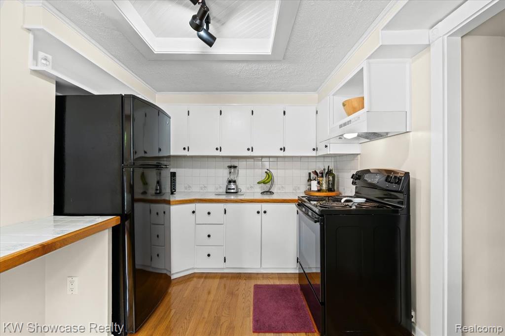 5865 Crescent Road, Waterford, MI 48327 — Photo 11