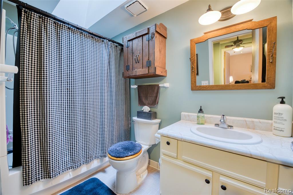 2131 Vine Way Drive, 96, Canton, MI 48188 — Photo 22