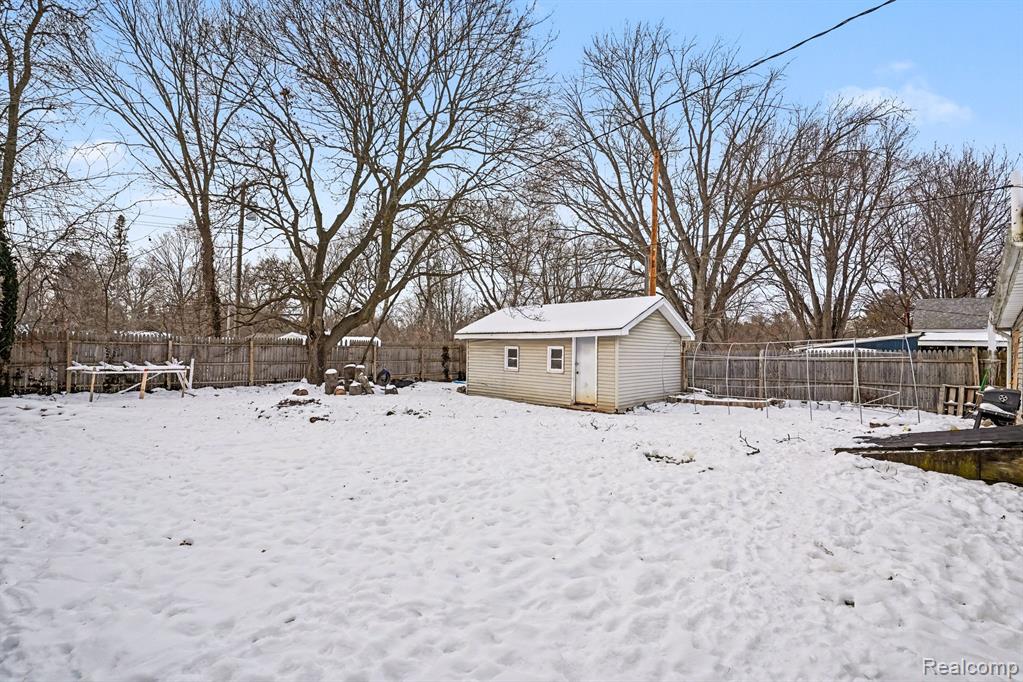 6823 Monroe Street, North Branch, MI 48461 — Photo 3