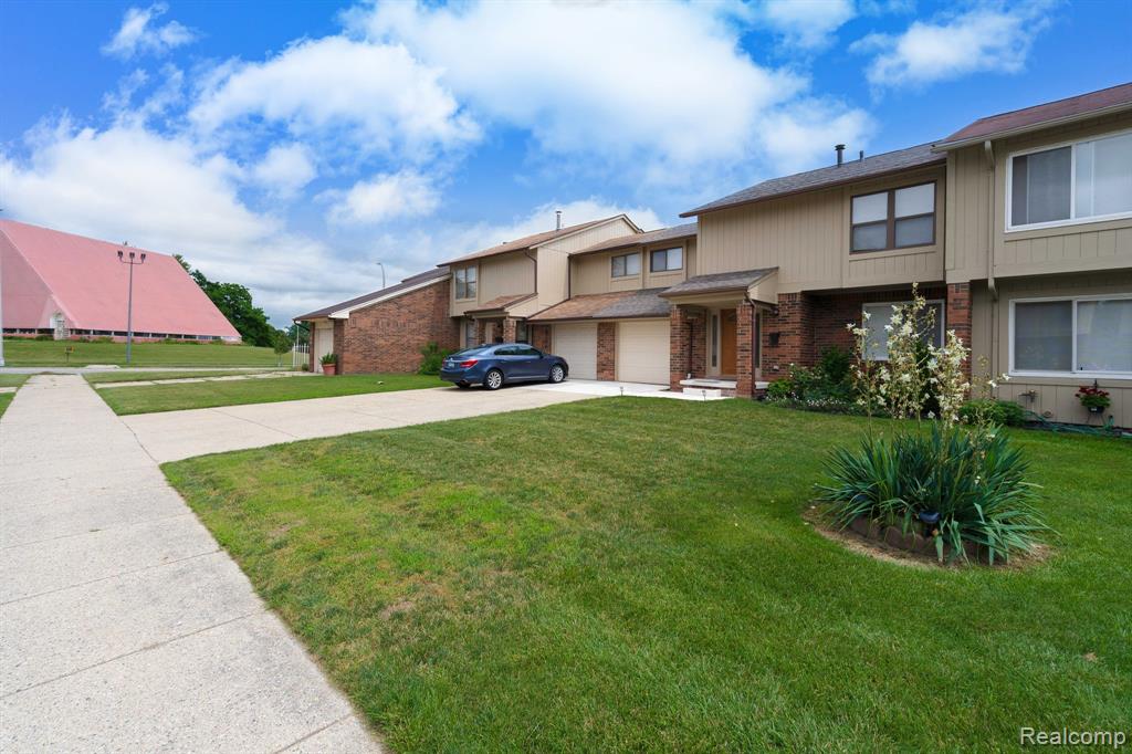 3104 Woods Circle, Detroit, MI 48207 — Photo 3
