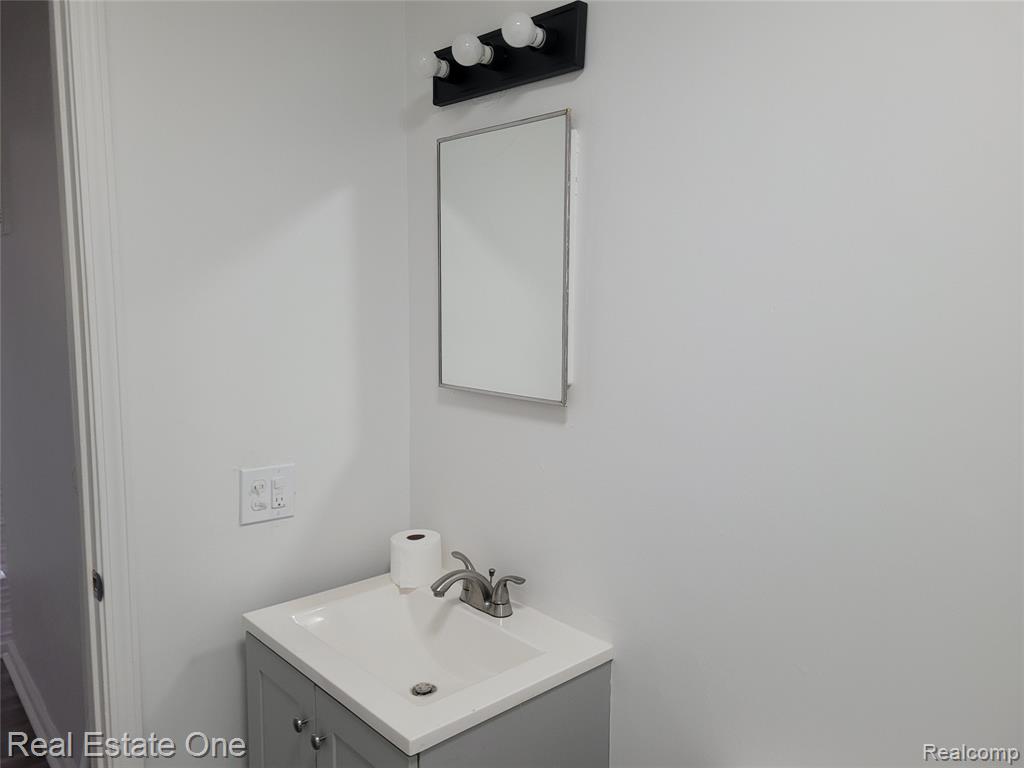 77 W Rutgers Avenue, Pontiac, MI 48340 — Photo 10