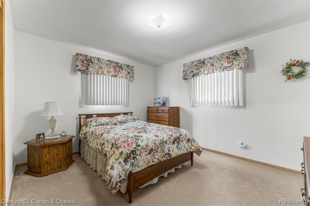 8262 Vine Avenue, Allen Park, MI 48101 — Photo 28