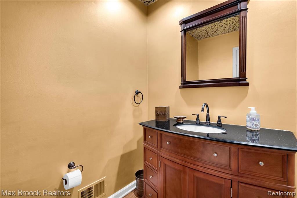 11633 Lorenz Way, Plymouth, MI 48170 — Photo 33