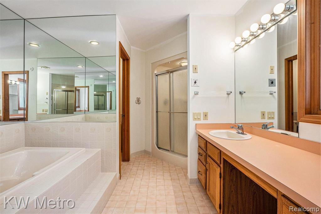 6545 PARK VALLEY Drive, Clarkston, MI 48348 — Photo 15