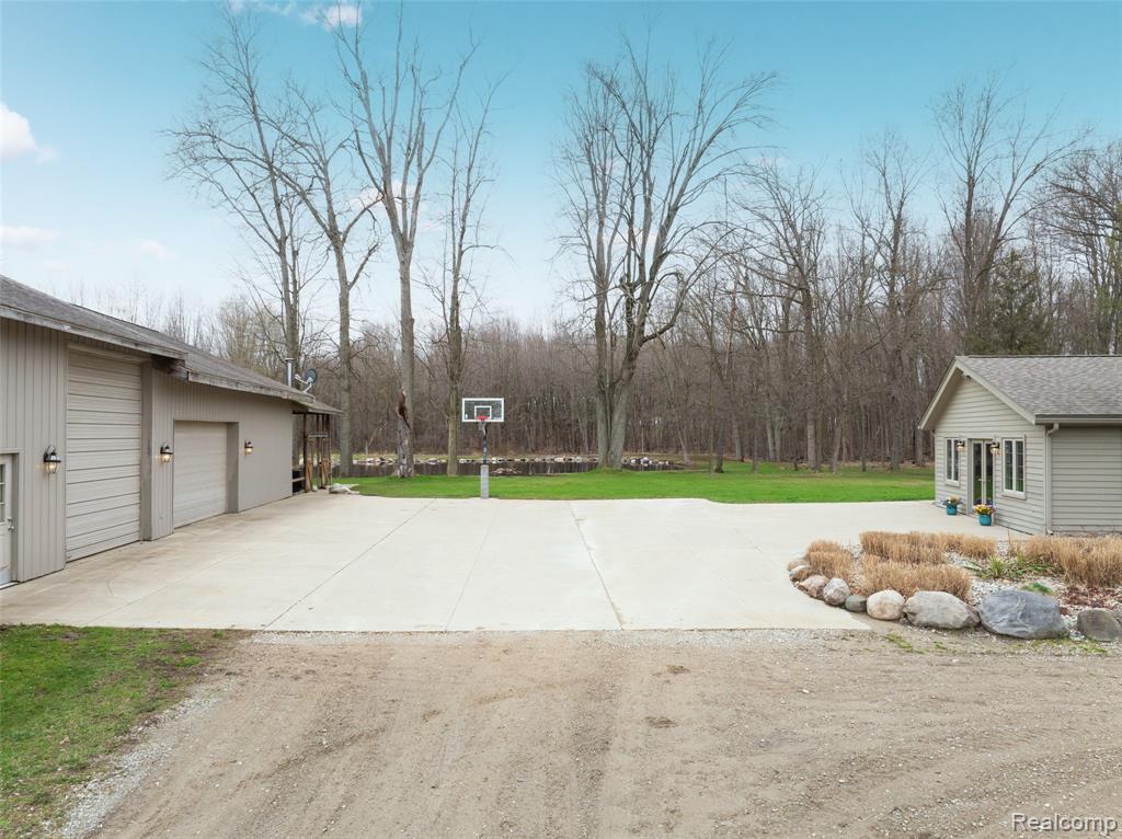9247 Schrepfer Road, Howell, MI 48855 — Photo 27