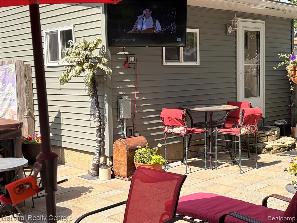 2025 Parkwood Court, Brooklyn, MI 49230 — Photo 9