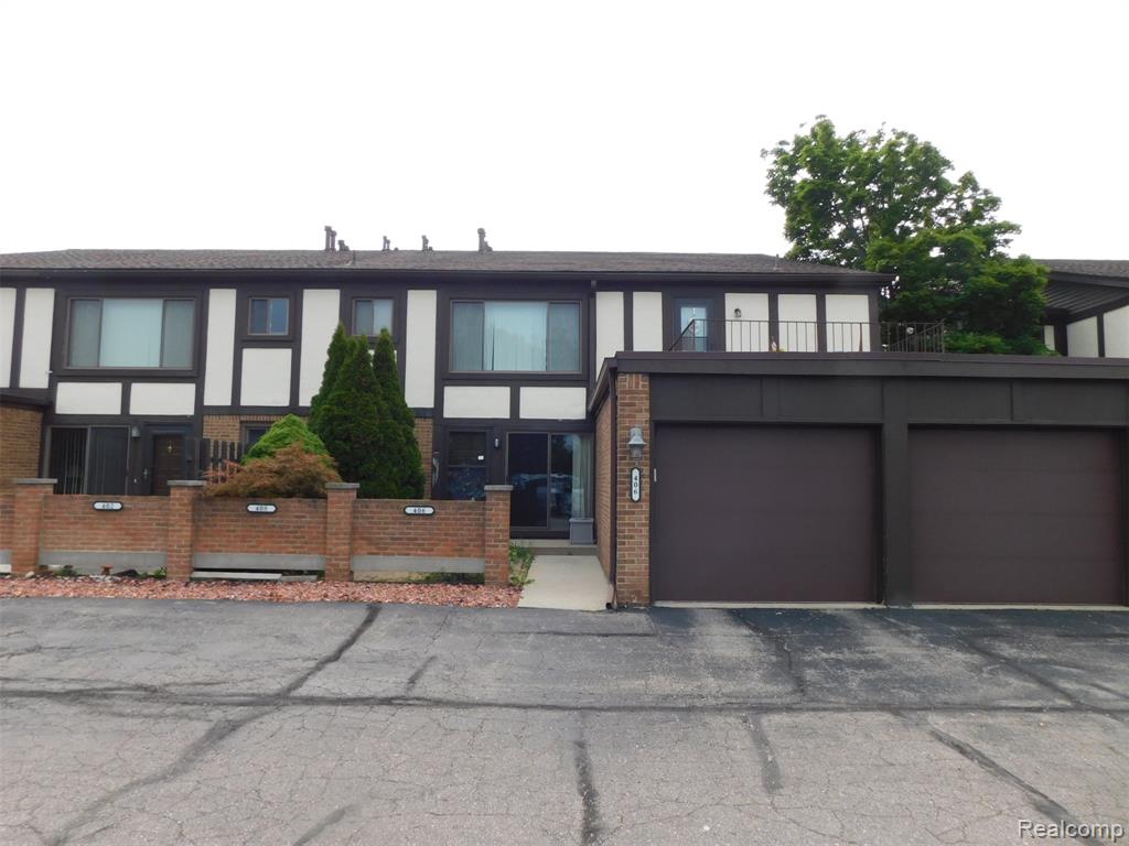 406 Country Club Drive, 66, Saint Clair Shores, MI 48082