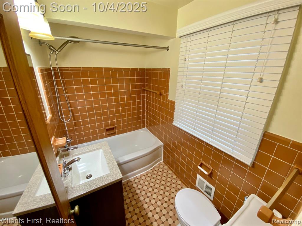 6040 OLD ORCHARD Drive, Bloomfield Hills, MI — Photo 34
