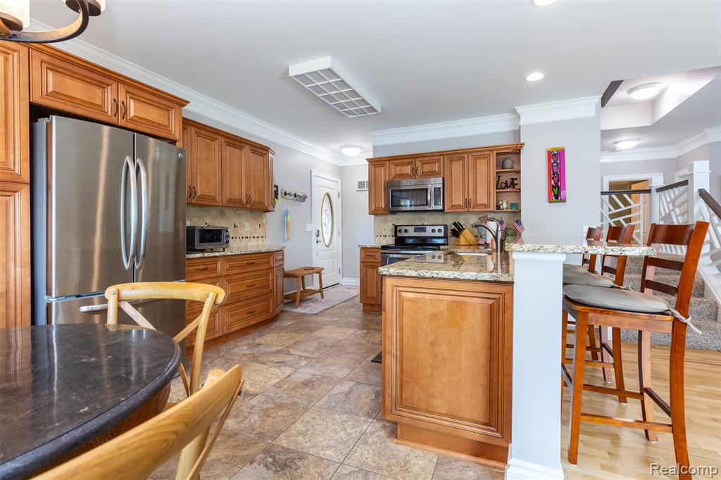 6081 Byram Lake Drive, Linden, MI 48451 — Photo 12
