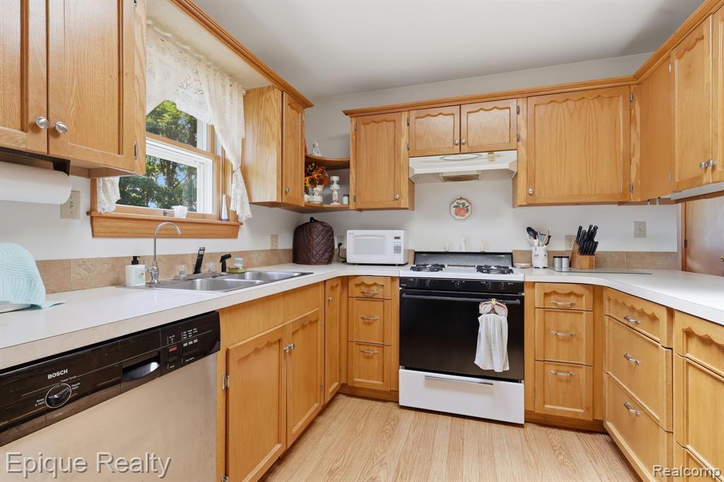 8336 Rider Road, Imlay City, MI 48444 — Photo 12