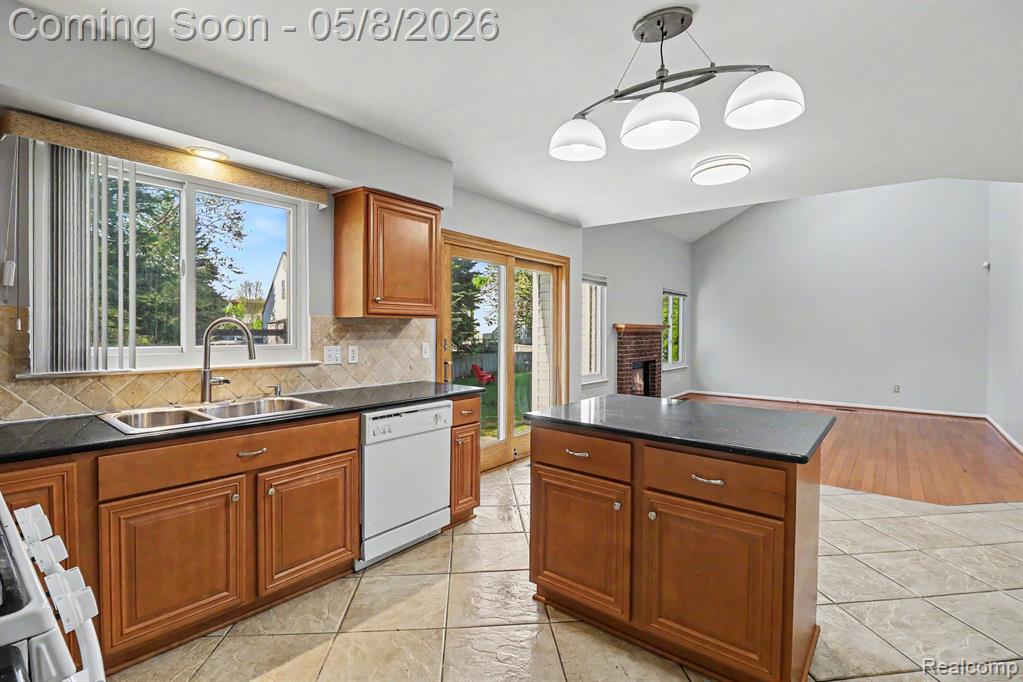 42819 Fairfield Drive, Belleville, MI 48111 — Photo 19