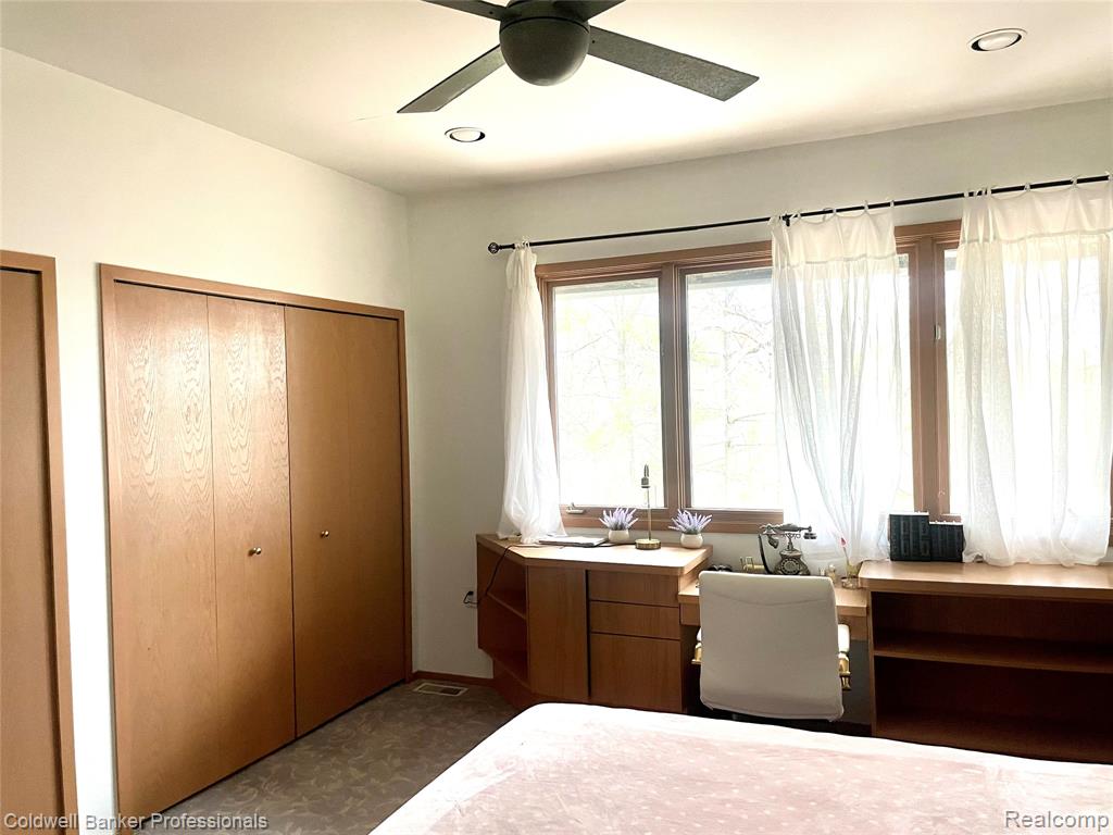 4692 W Wickford, Bloomfield Hills, MI 48302 — Photo 33