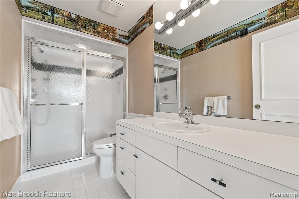 1832 Long Lake Shore Drive, Bloomfield Hills, MI 48302 — Photo 55