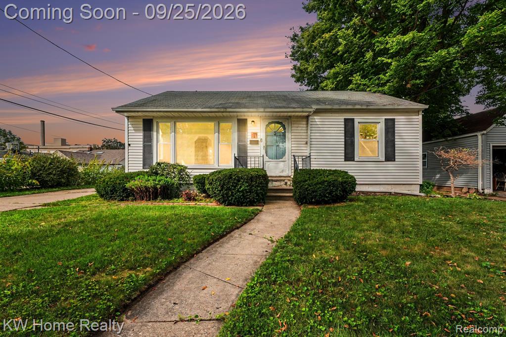 19 Byron Court, Mount Clemens, MI 48043