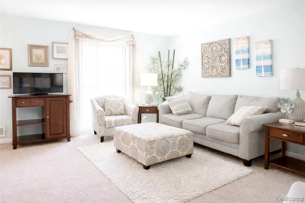 20210 Vernier Road, B, Harper Woods, MI 48225 — Photo 2