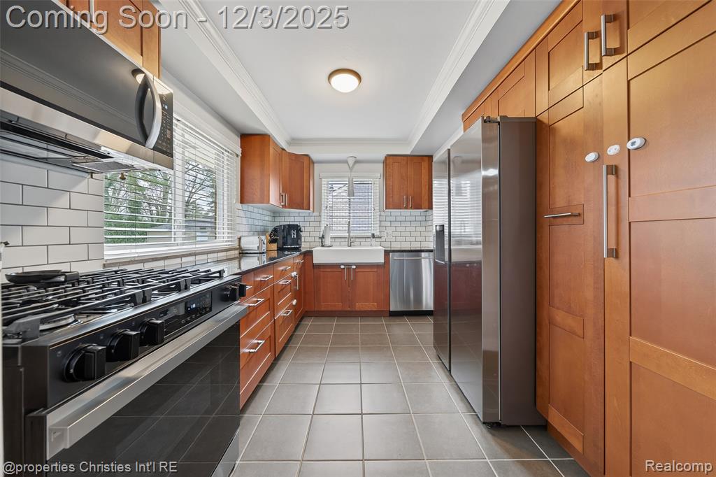 16927 Beverly Road, Beverly Hills, MI 48025 — Photo 18