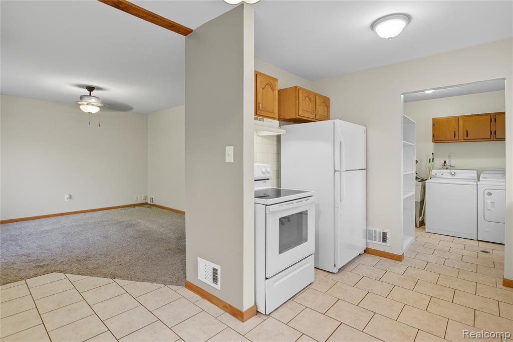 9404 Princess Street, Taylor, MI 48180 — Photo 11
