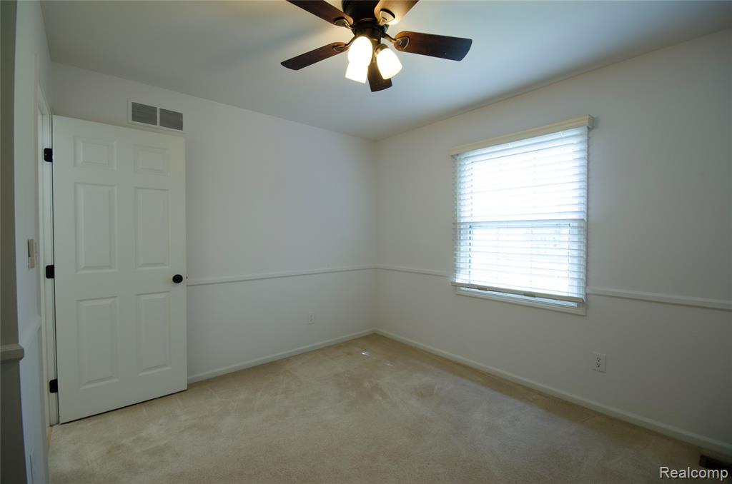 1402 Fieldstone Court, Ann Arbor, MI 48108 — Photo 13