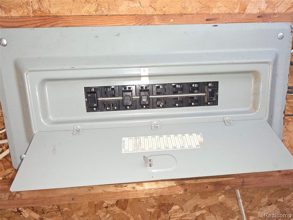 5016 N Vassar Road, Flint, MI 48506 — Photo 36
