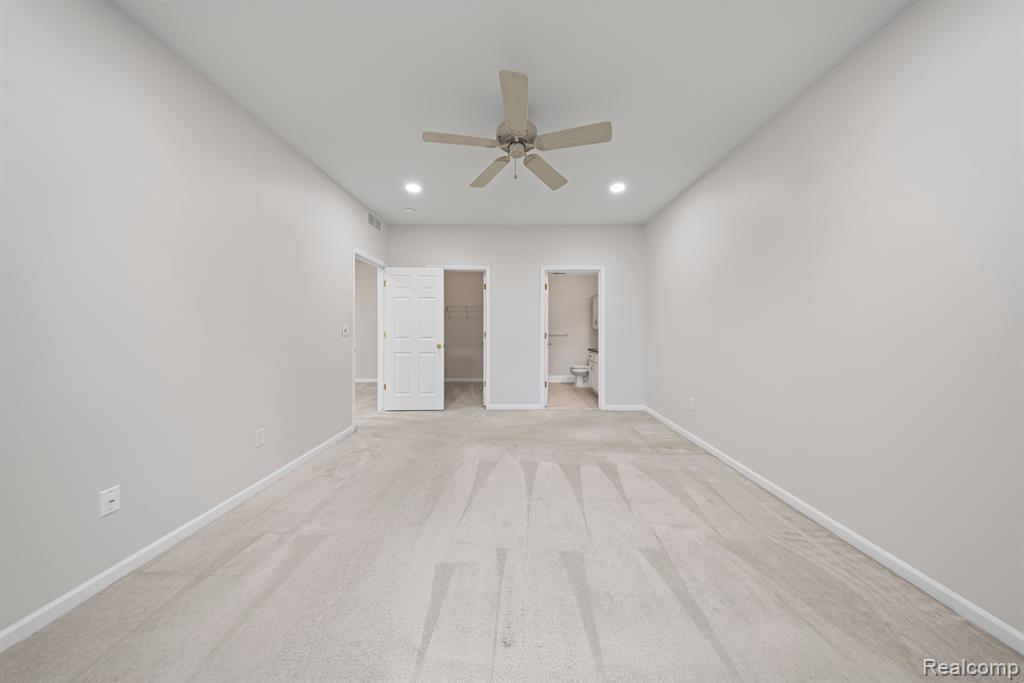 45622 WARWICK Drive, Macomb, MI 48044 — Photo 21