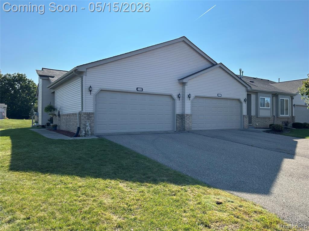 41011 Williams Street, 246, Grand Blanc, MI 48439 — front exterior