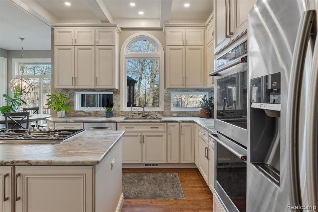 6060 TURNBERRY Drive, Commerce Twp, MI 48382 — Photo 13