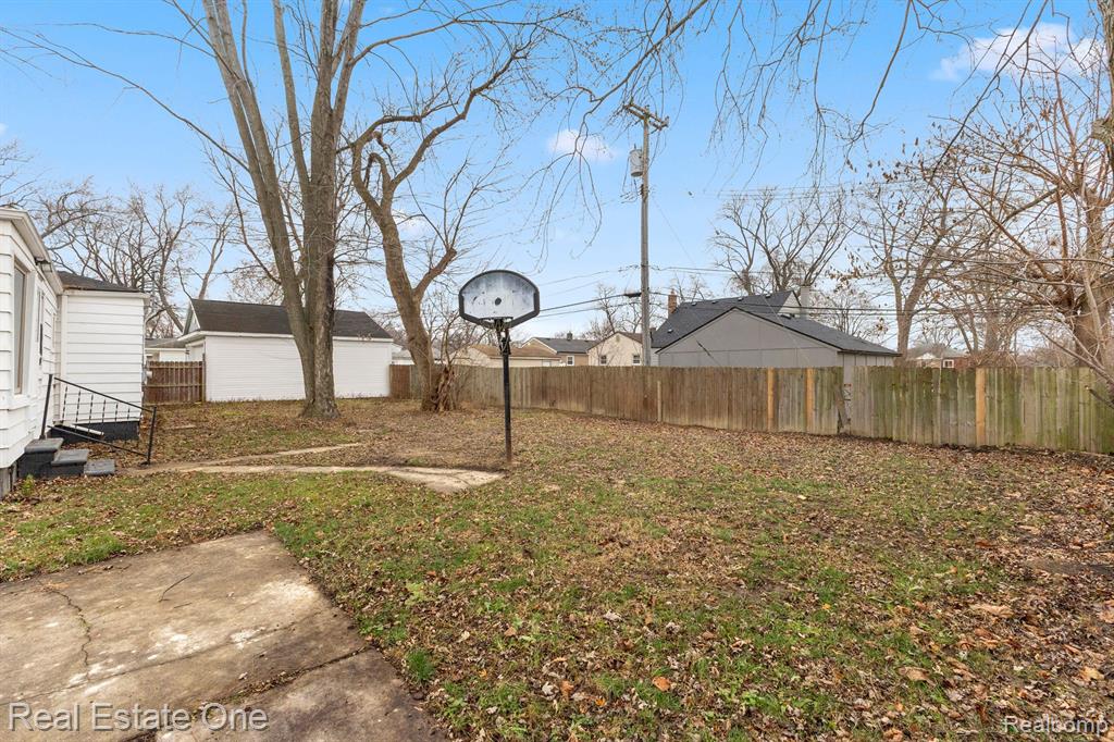 5121 CROISSANT Street, Dearborn Heights, MI 48125 — Photo 35