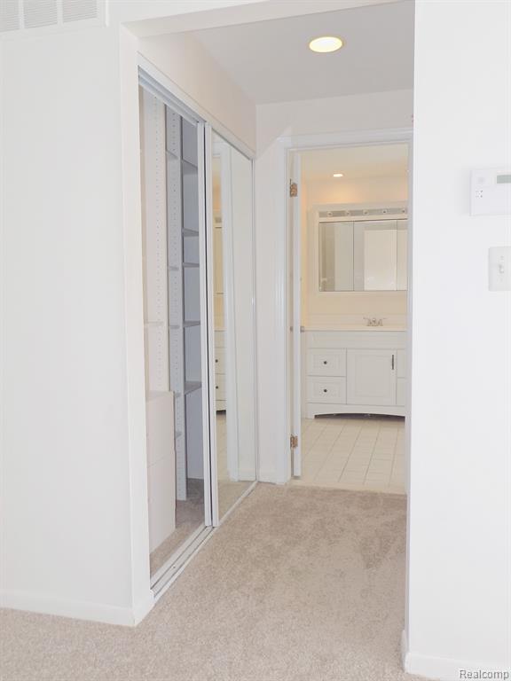 7158 PEBBLE PARK Drive, West Bloomfield, MI — Photo 23