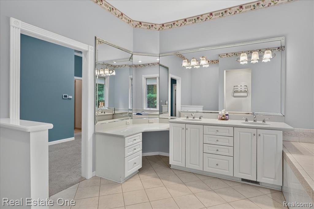 425 Courtney Road, Leonard, MI 48367 — Photo 45
