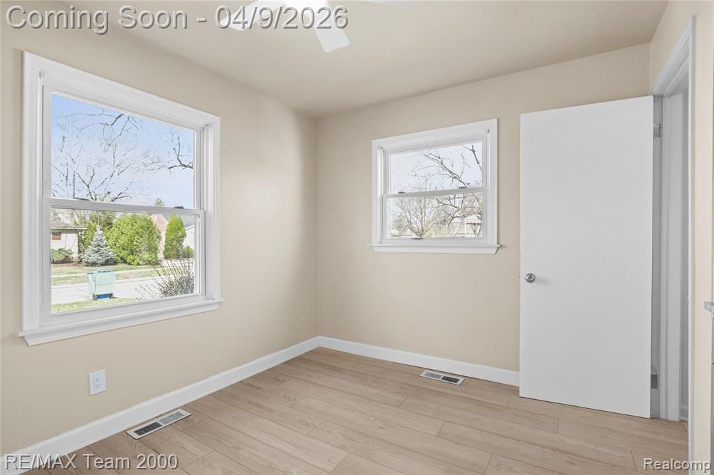 7014 Kinmore Street, Dearborn Heights, MI 48127 — Photo 9
