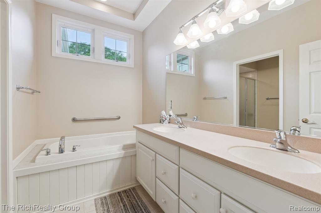 4172 Hamlet Cove, 14, Bath, MI 48808 — Photo 16