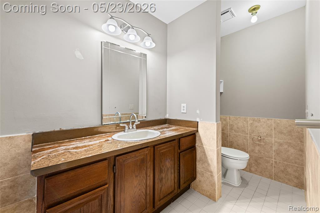 45511 Dover Drive, Macomb, MI 48044 — Photo 19