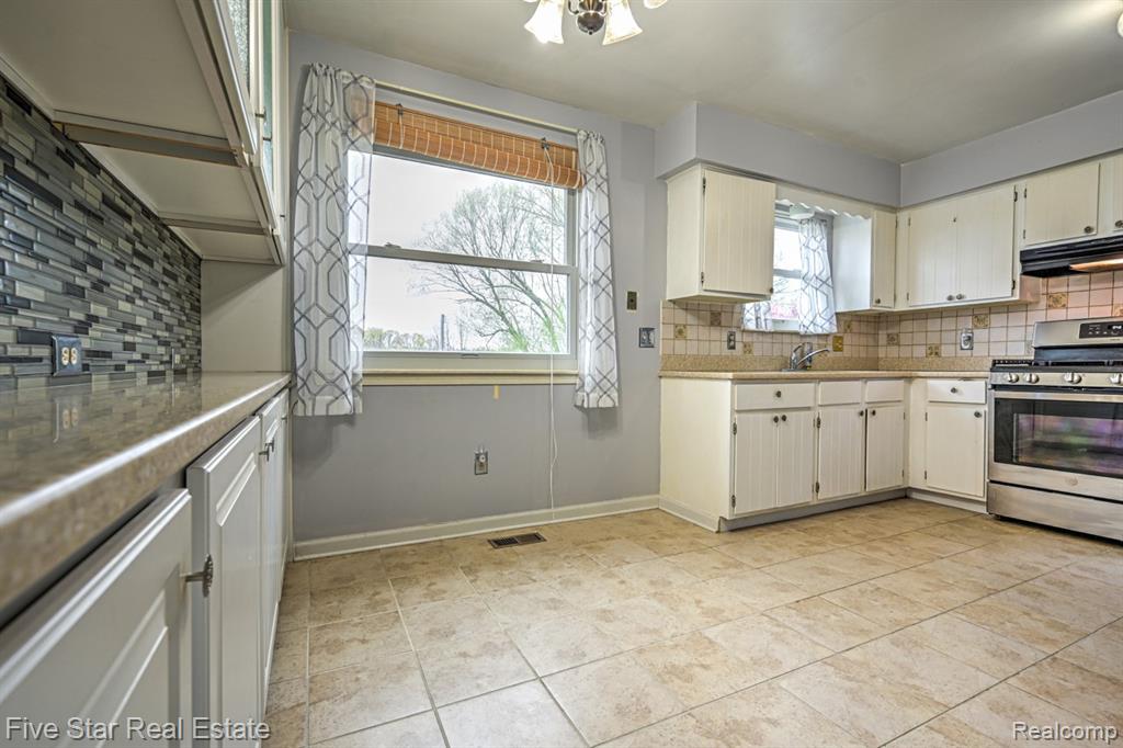 1857 E Rose Center Road, Holly, MI 48442 — Photo 13