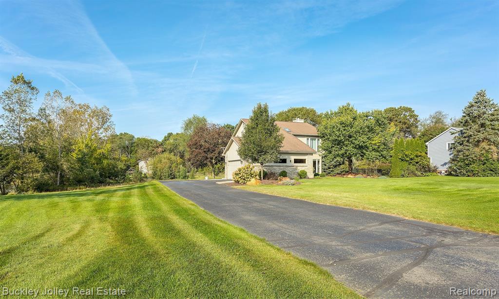 2038 CUMBERLAND Drive, Brighton, MI 48114 — Photo 31