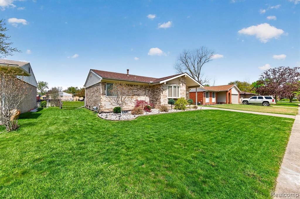 23712 Cedar Ridge Drive, Romulus, MI 48174 — Photo 2