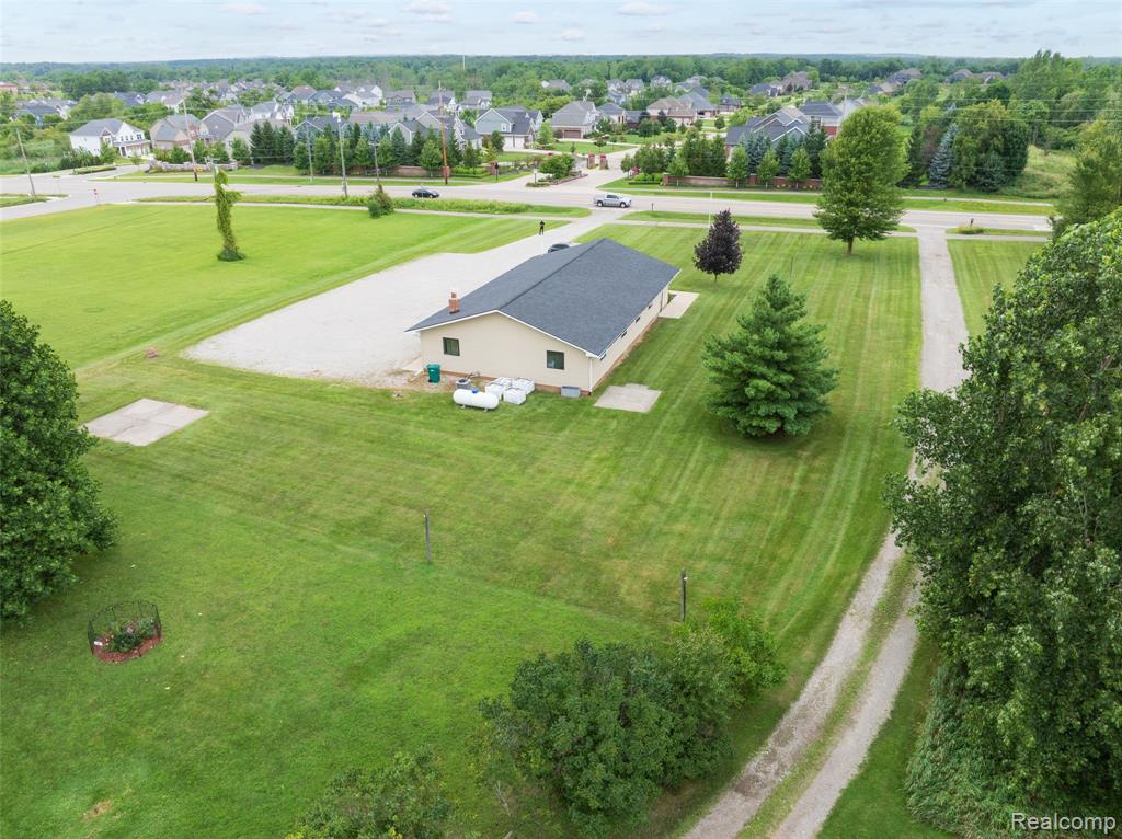 52909 10 Mile Road, South Lyon, MI 48178 — Photo 10