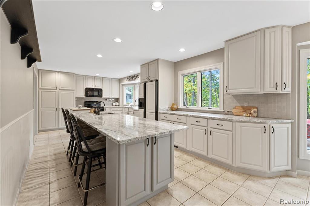8291 Fawn Valley Circle, Clarkston, MI 48348 — Photo 10