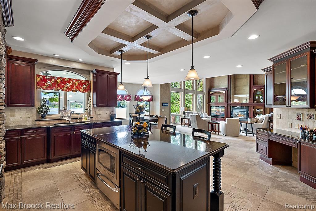 6340 Lakeshore Street, West Bloomfield, MI 48323 — Photo 17