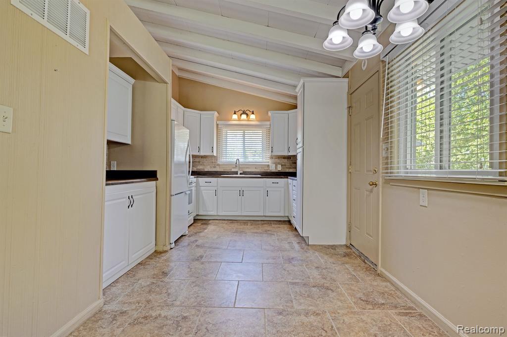 520 PARKVIEW Drive, Plymouth, MI 48170 — Photo 7