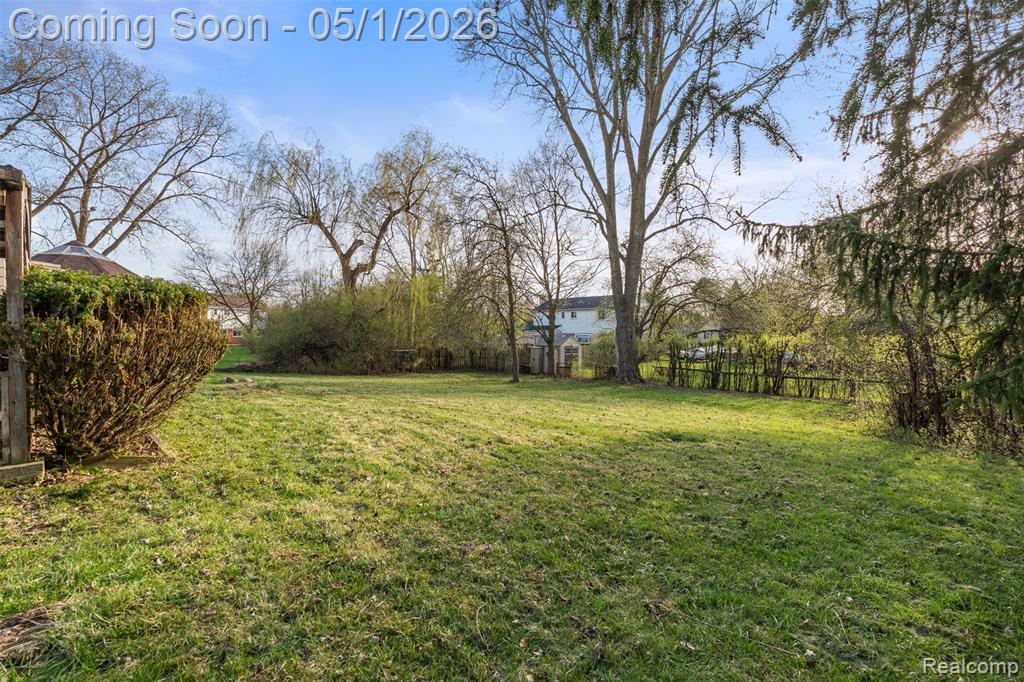 5686 Stratford Drive, West Bloomfield, MI — Photo 44