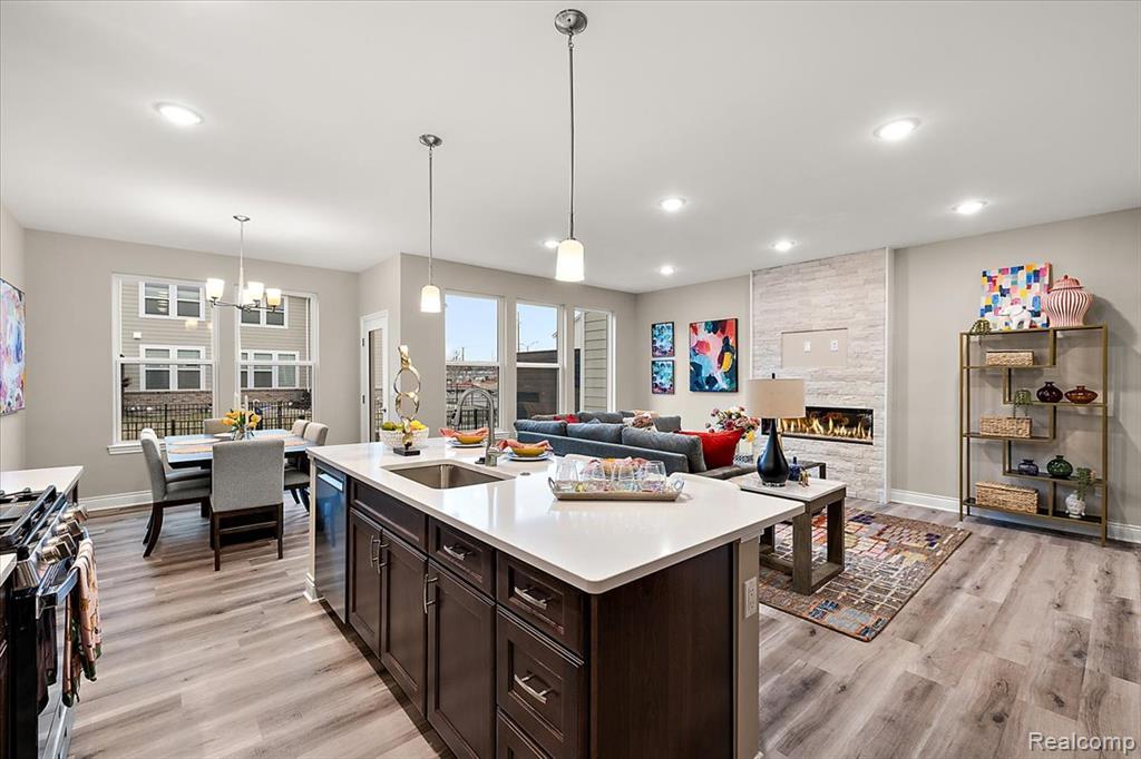 809 Cortland Ln, Troy, MI 48085 — Photo 8