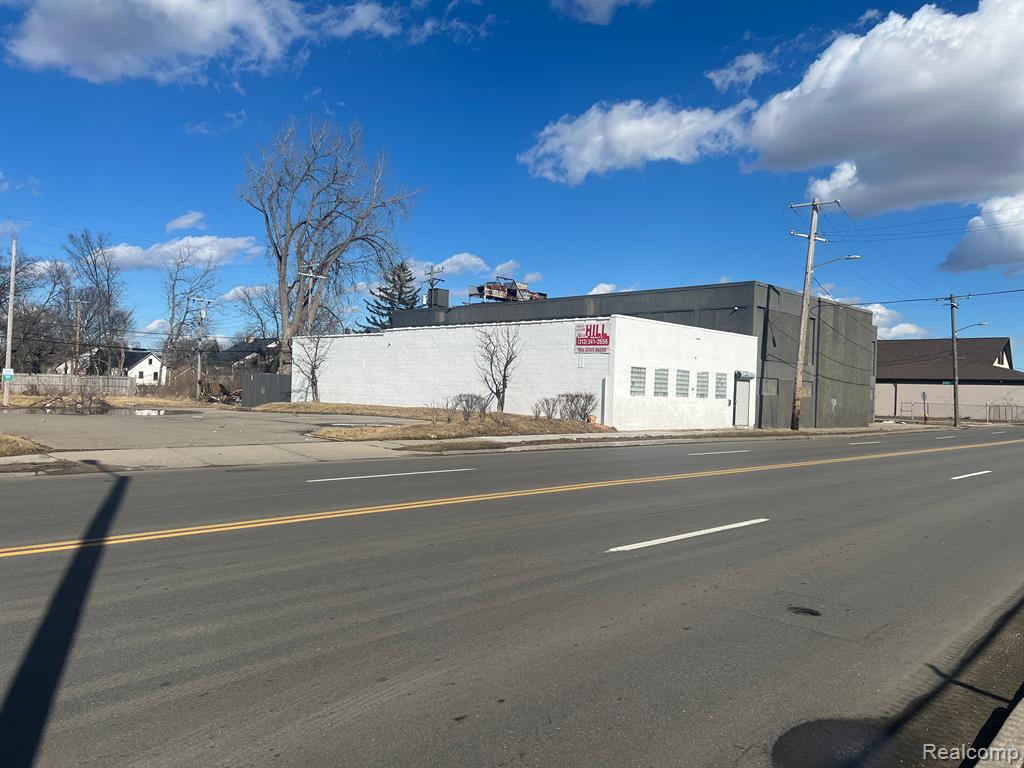 521 E 7 MILE Road, Highland Park, MI 48203 — Photo 8