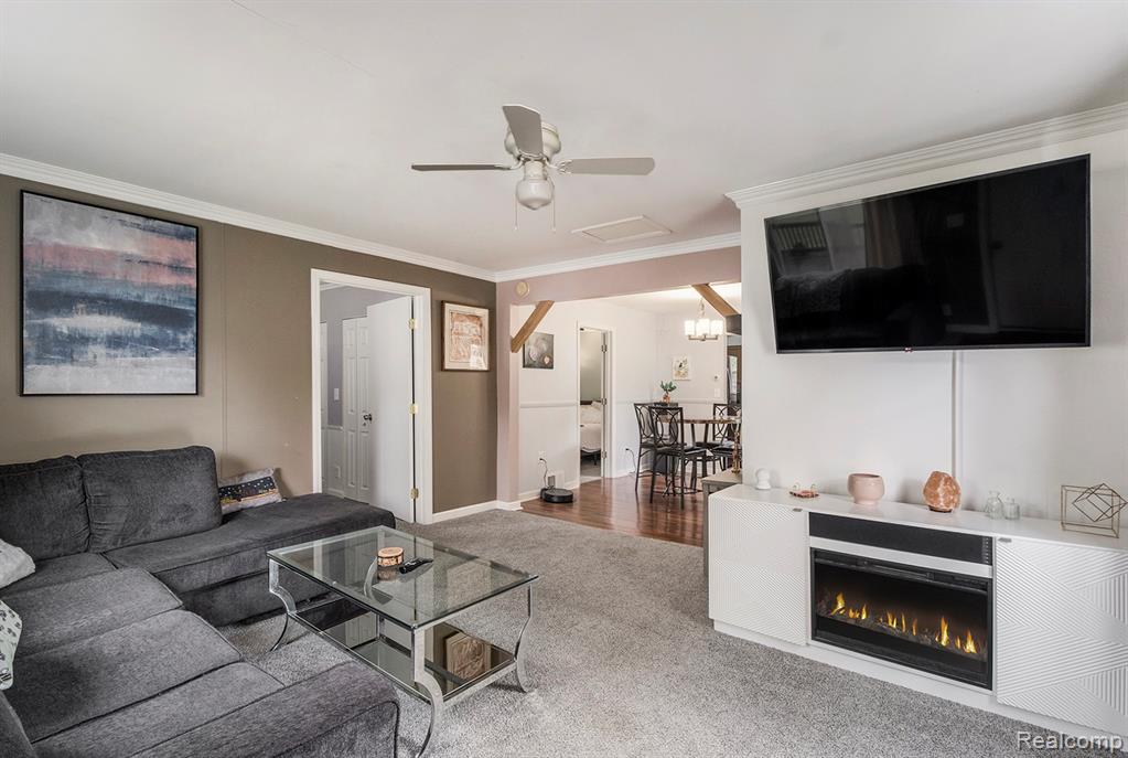 2305 Hester Court, Keego Harbor, MI 48320 — Photo 10
