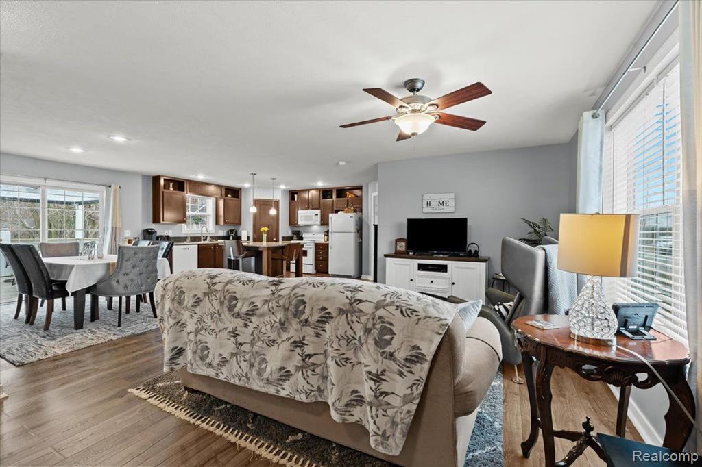 11209 SPRING ARBOR, South Lyon, MI 48178 — Photo 5