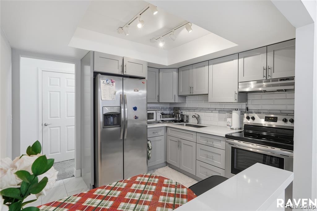 42450 Sheldon Place, 212, Clinton Twp, MI 48038 — Photo 12