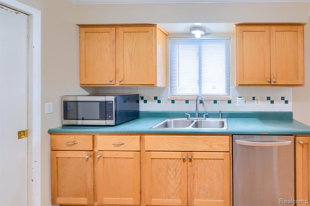 496 Central Street, Marysville, MI 48040 — Photo 11