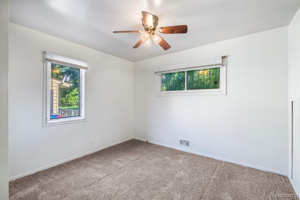5722 Susan Street, Flint, MI 48505 — Photo 10