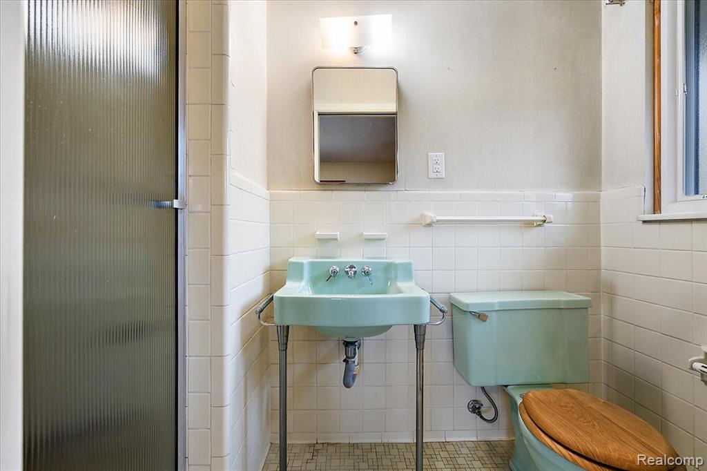 17455 Kinross Avenue, Beverly Hills, MI 48025 — Photo 22